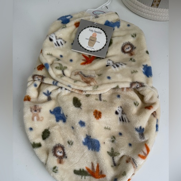 Giraffe Baby Gift Basket,Baby Shower Gift - Picture 8 of 9